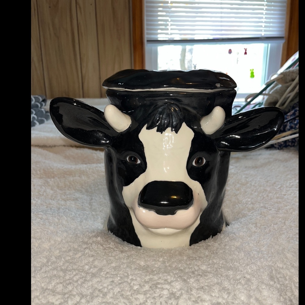 Old Cow Cookie Jar! So stinkin CUTE